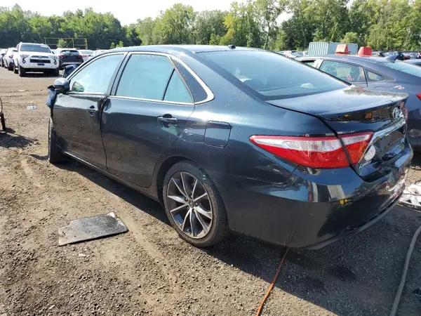 4T1BF1FK5HU625256 2017 TOYOTA CAMRY - Image 2