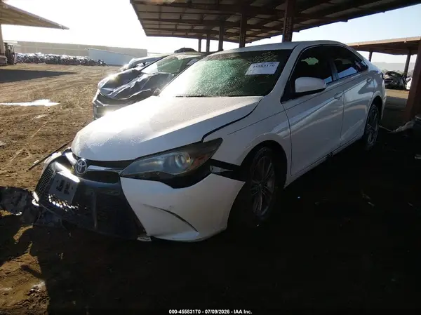 4T1BF1FK5HU627525 2017 TOYOTA CAMRY - Image 2
