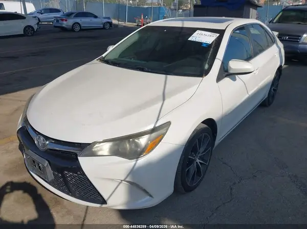 4T1BF1FK5HU630733 2017 TOYOTA CAMRY - Image 2