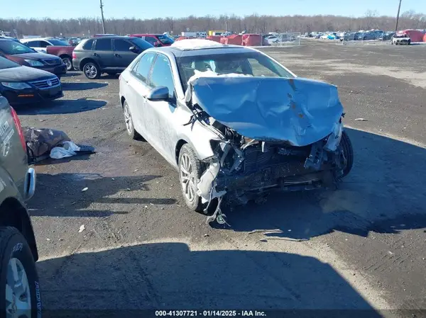4T1BF1FK5HU631557 2017 TOYOTA CAMRY - Image 1
