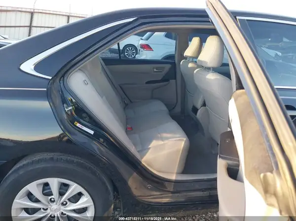 4T1BF1FK5HU633843 2017 TOYOTA CAMRY - Image 8