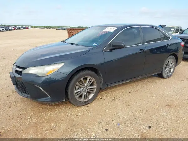 4T1BF1FK5HU634071 2017 TOYOTA CAMRY - Image 2