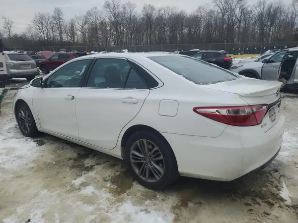 4T1BF1FK5HU637617 2017 TOYOTA CAMRY - Image 2