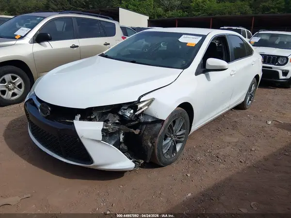 4T1BF1FK5HU637908 2017 TOYOTA CAMRY - Image 2