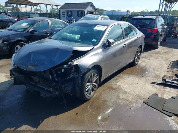 4T1BF1FK5HU638430 2017 TOYOTA CAMRY - Image 2