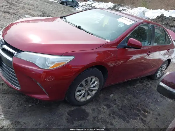 4T1BF1FK5HU639044 2017 TOYOTA CAMRY - Image 2