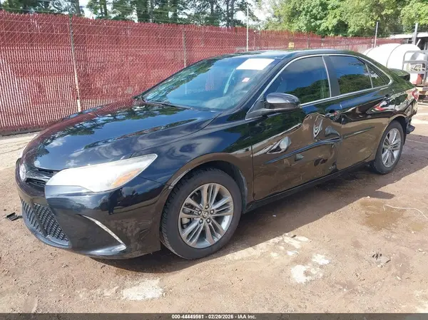 4T1BF1FK5HU644745 2017 TOYOTA CAMRY - Image 2