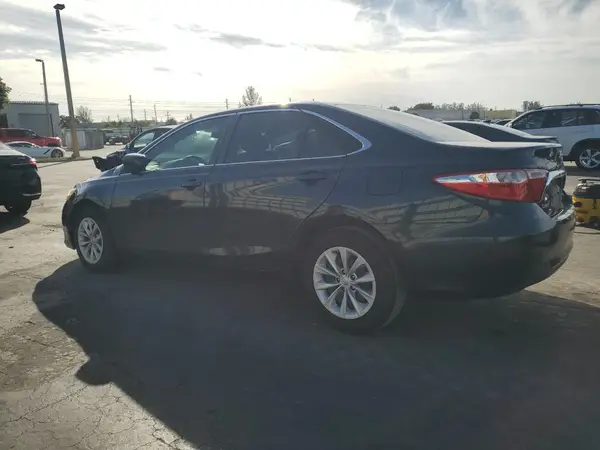 4T1BF1FK5HU653400 2017 TOYOTA CAMRY - Image 2