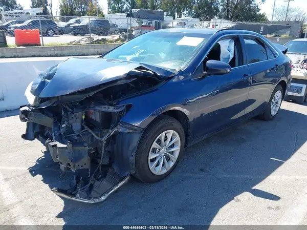 4T1BF1FK5HU654109 2017 TOYOTA CAMRY - Image 2