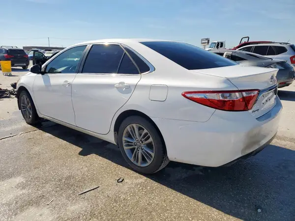 4T1BF1FK5HU655129 2017 TOYOTA CAMRY - Image 2