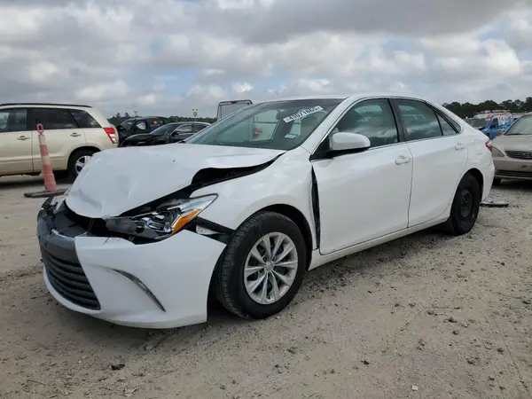 4T1BF1FK5HU655227 2017 TOYOTA CAMRY - Image 1