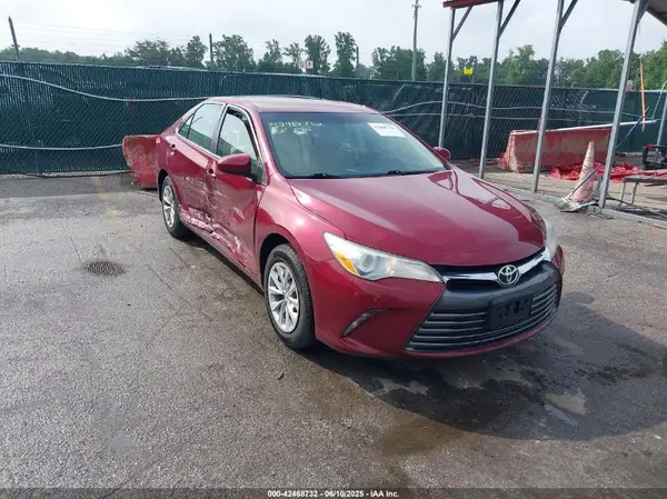 4T1BF1FK5HU656295 2017 TOYOTA CAMRY - Image 1
