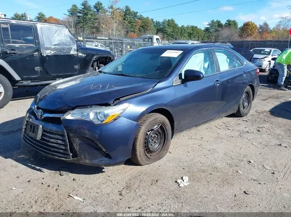 4T1BF1FK5HU657124 2017 TOYOTA CAMRY - Image 2