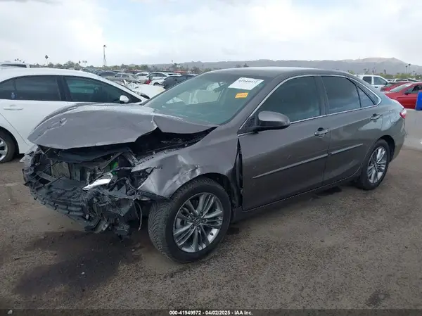 4T1BF1FK5HU659228 2017 TOYOTA CAMRY - Image 2