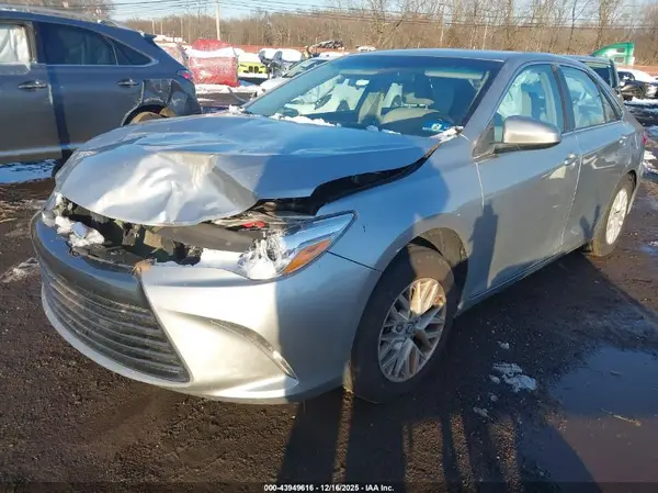 4T1BF1FK5HU661030 2017 TOYOTA CAMRY - Image 2