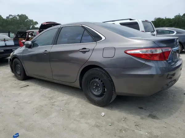 4T1BF1FK5HU662856 2017 TOYOTA CAMRY - Image 2