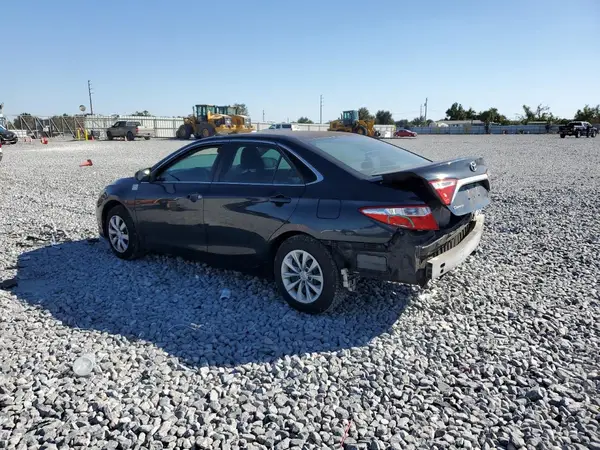 4T1BF1FK5HU664137 2017 TOYOTA CAMRY - Image 2