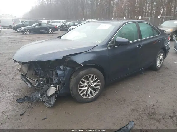4T1BF1FK5HU664686 2017 TOYOTA CAMRY - Image 2
