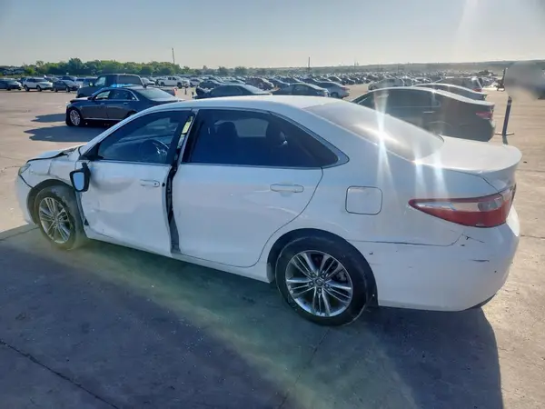 4T1BF1FK5HU665238 2017 TOYOTA CAMRY - Image 2