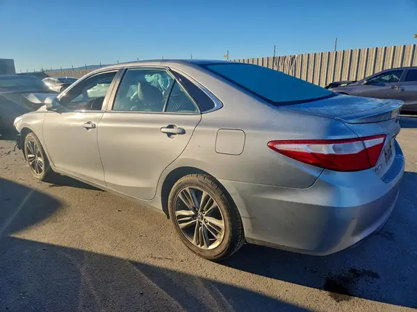 4T1BF1FK5HU666633 2017 TOYOTA CAMRY - Image 2