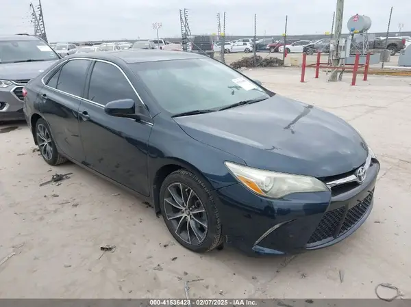4T1BF1FK5HU668723 2017 TOYOTA CAMRY - Image 1