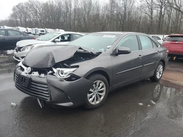 4T1BF1FK5HU668947 2017 TOYOTA CAMRY - Image 1