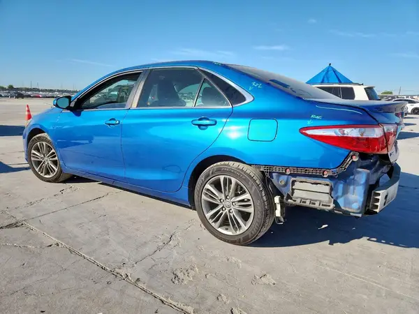 4T1BF1FK5HU670617 2017 TOYOTA CAMRY - Image 2