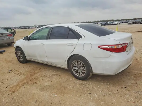 4T1BF1FK5HU671430 2017 TOYOTA CAMRY - Image 2