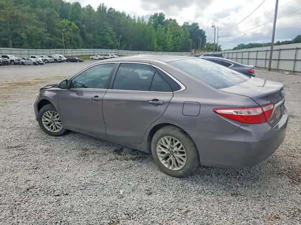 4T1BF1FK5HU672285 2017 TOYOTA CAMRY - Image 2