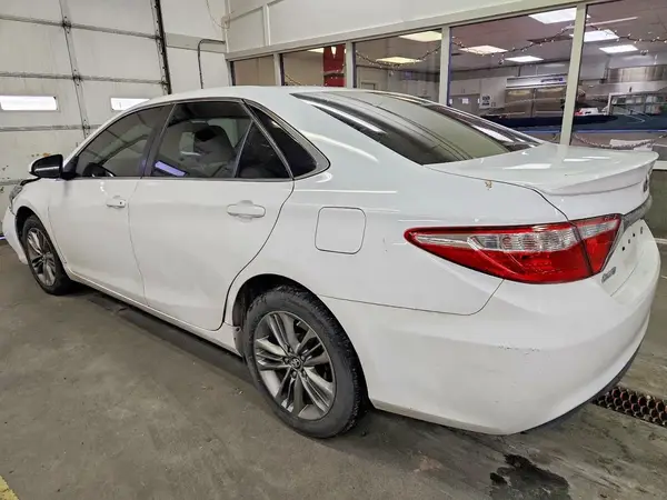 4T1BF1FK5HU673419 2017 TOYOTA CAMRY - Image 2