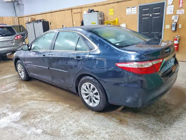 4T1BF1FK5HU674070 2017 TOYOTA CAMRY - Image 2