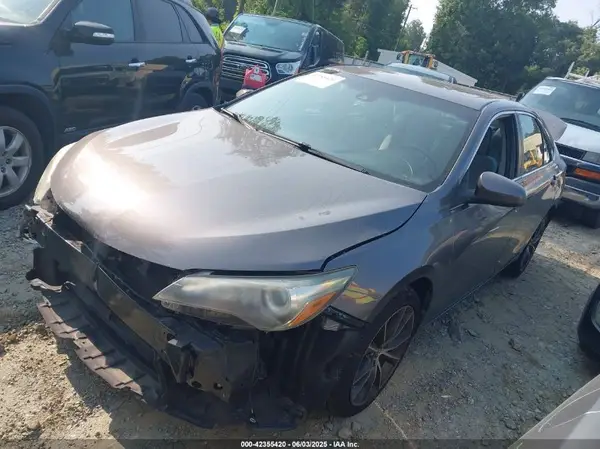 4T1BF1FK5HU675784 2017 TOYOTA CAMRY - Image 2