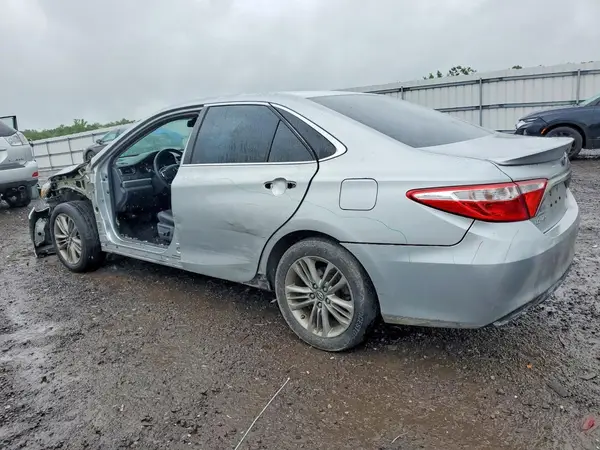 4T1BF1FK5HU675817 2017 TOYOTA CAMRY - Image 2