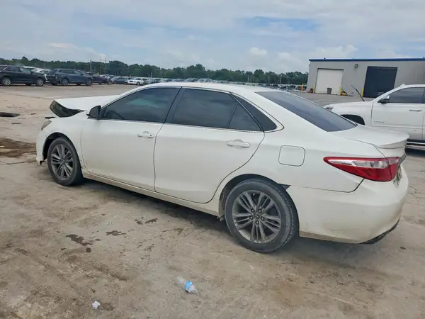 4T1BF1FK5HU677261 2017 TOYOTA CAMRY - Image 2