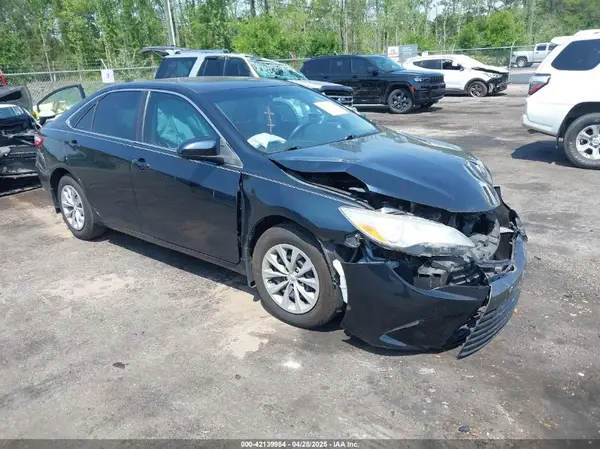 4T1BF1FK5HU677387 2017 TOYOTA CAMRY - Image 1