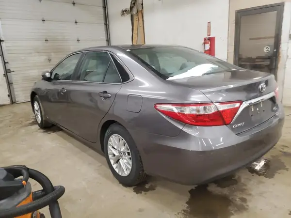 4T1BF1FK5HU678670 2017 TOYOTA CAMRY - Image 2