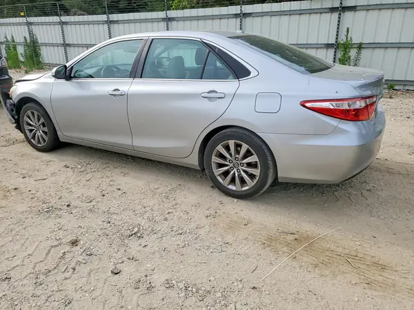 4T1BF1FK5HU679219 2017 TOYOTA CAMRY - Image 2