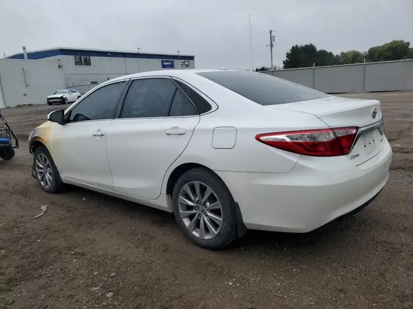 4T1BF1FK5HU681679 2017 TOYOTA CAMRY - Image 2