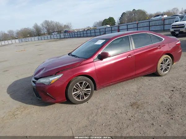4T1BF1FK5HU681925 2017 TOYOTA CAMRY - Image 2