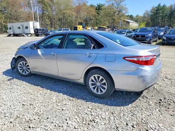 4T1BF1FK5HU682363 2017 TOYOTA CAMRY - Image 2
