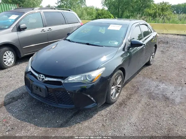 4T1BF1FK5HU683660 2017 TOYOTA CAMRY - Image 2