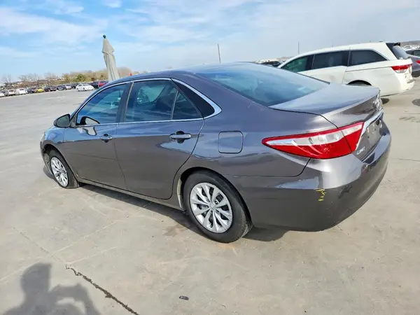 4T1BF1FK5HU686882 2017 TOYOTA CAMRY - Image 2