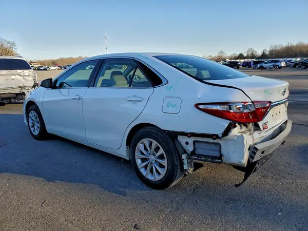 4T1BF1FK5HU687238 2017 TOYOTA CAMRY - Image 2