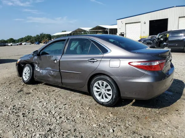 4T1BF1FK5HU687532 2017 TOYOTA CAMRY - Image 2