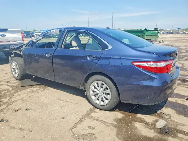 4T1BF1FK5HU687692 2017 TOYOTA CAMRY - Image 2