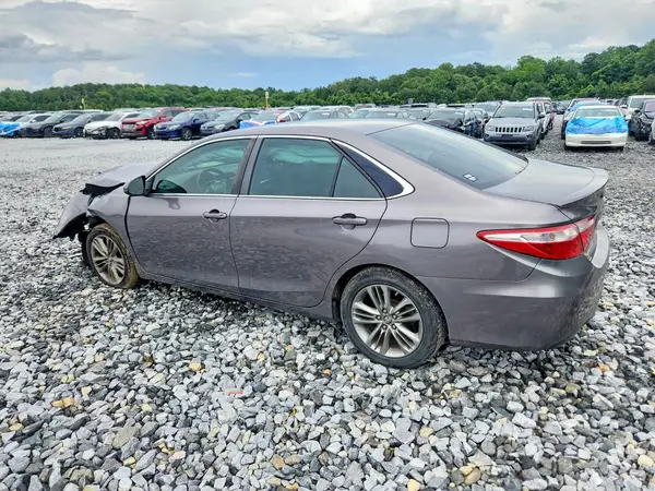 4T1BF1FK5HU688857 2017 TOYOTA CAMRY - Image 2