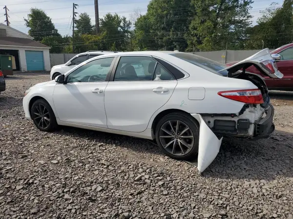 4T1BF1FK5HU689183 2017 TOYOTA CAMRY - Image 2
