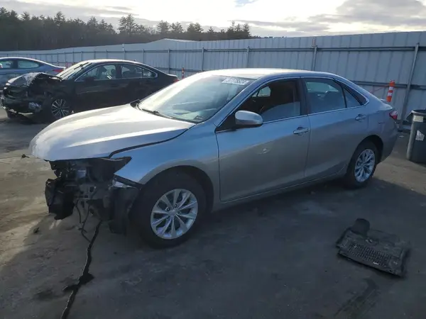 4T1BF1FK5HU690303 2017 TOYOTA CAMRY - Image 1