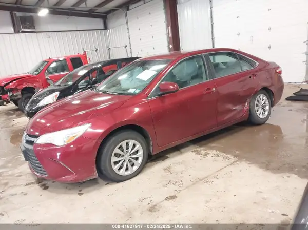 4T1BF1FK5HU692603 2017 TOYOTA CAMRY - Image 2