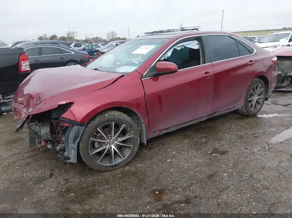 4T1BF1FK5HU693086 2017 TOYOTA CAMRY - Image 2